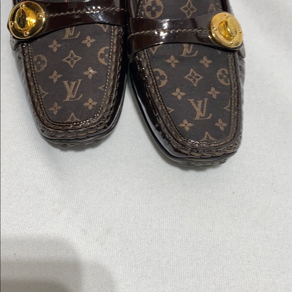 LOUIS VUITTON
Brown Mini Lin Le Moccasin Loafers - Picture 2 of 6